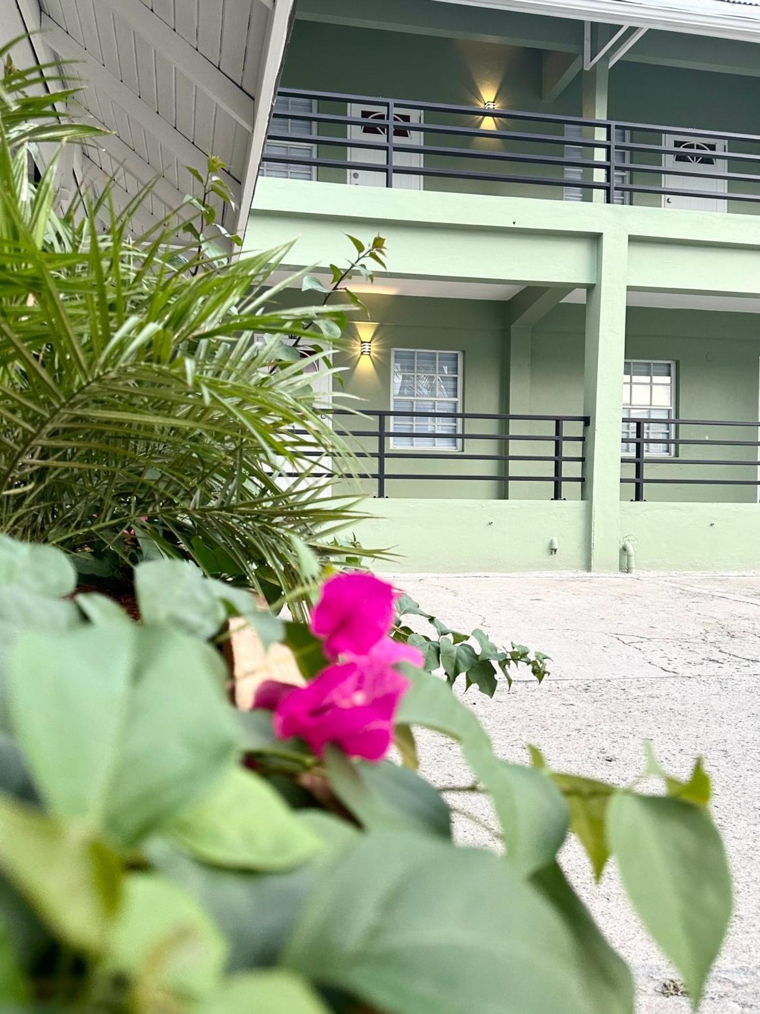 The Bute Hotel Филипсбург Екстериор снимка